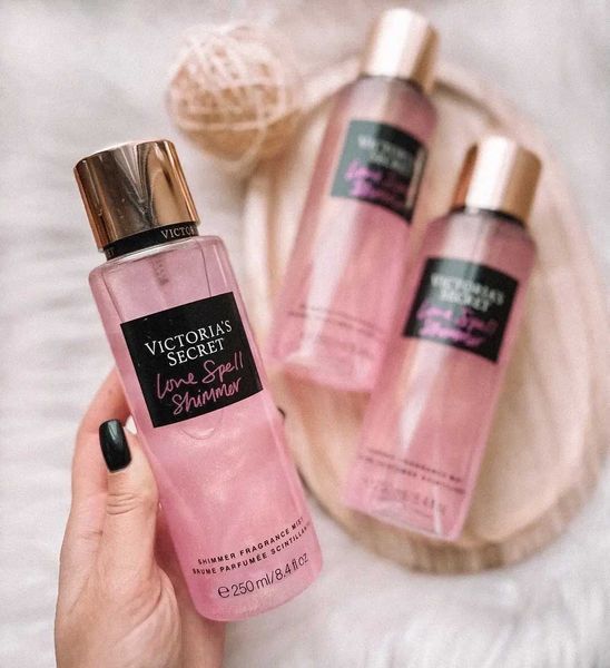 Спрей мист для тела с шиммером Victoria's Secret Love Spell Shimmer Fragrance Mist 0470 фото Спрей мист для тела с шиммером Victoria's Secret Love Spell Shimmer Fragrance Mist 0470 фото